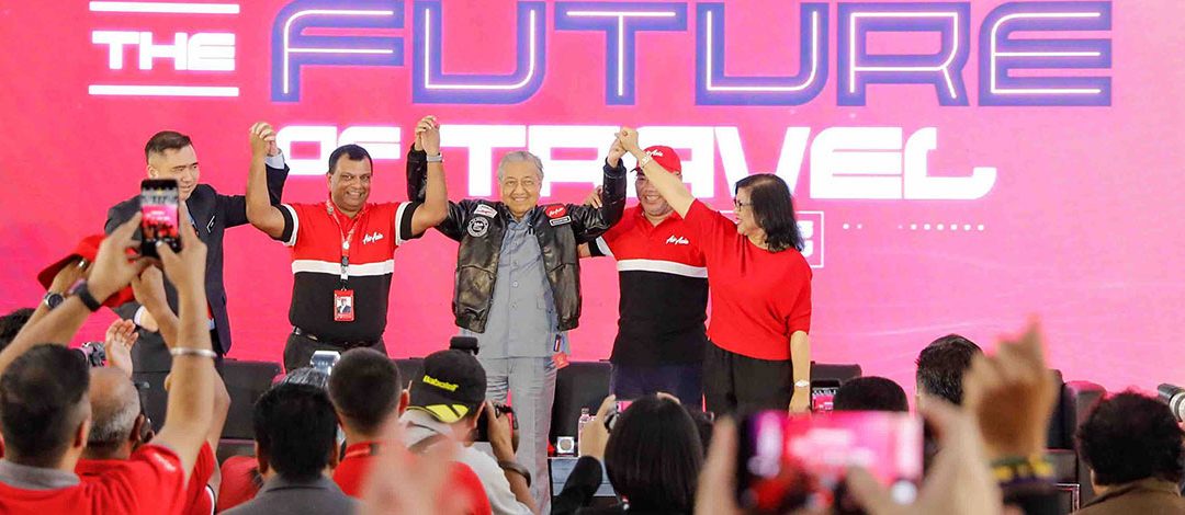 Tun M visits AirAsia RedQ